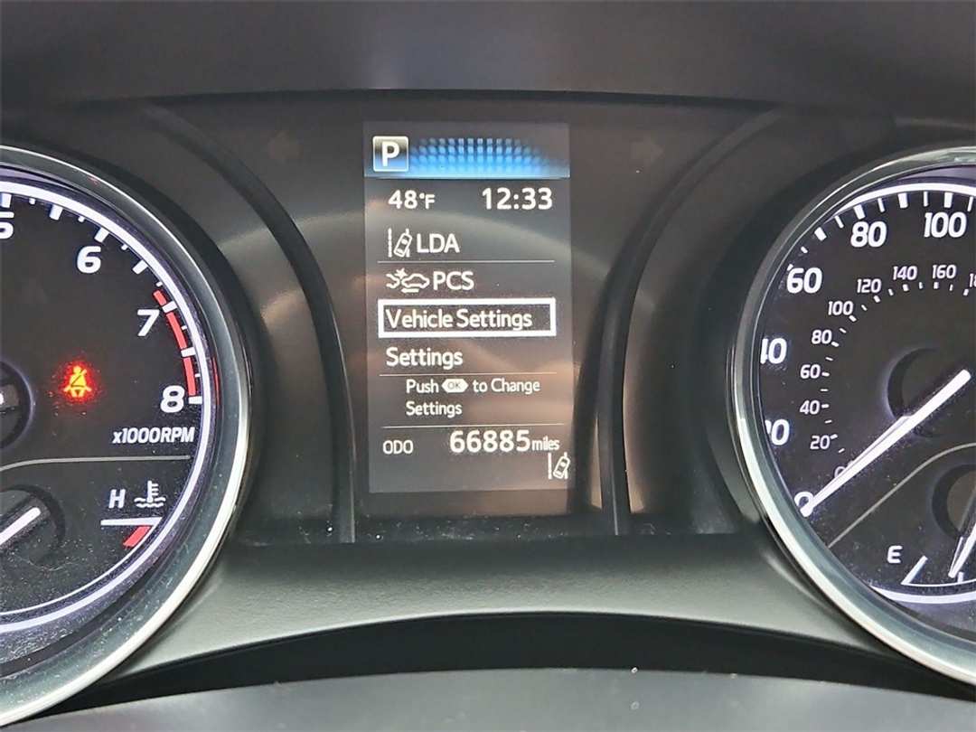 2020 Toyota Camry SE - Image 16