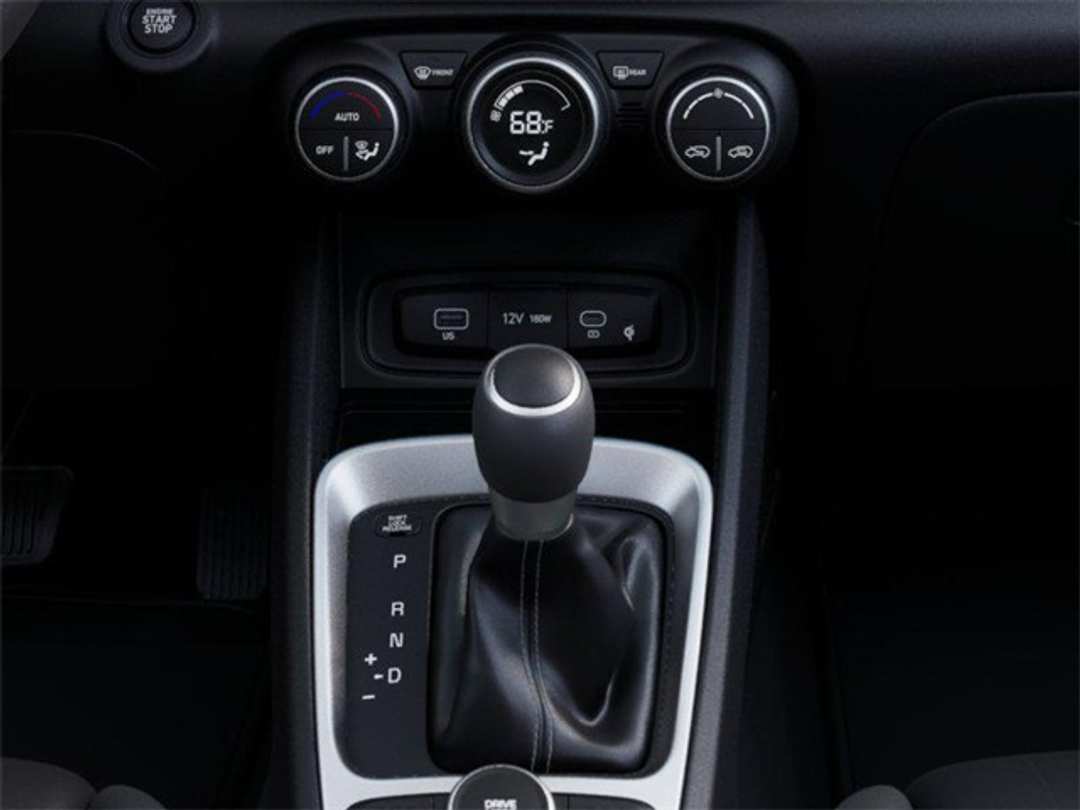 2026 Hyundai Venue SEL - Image 16