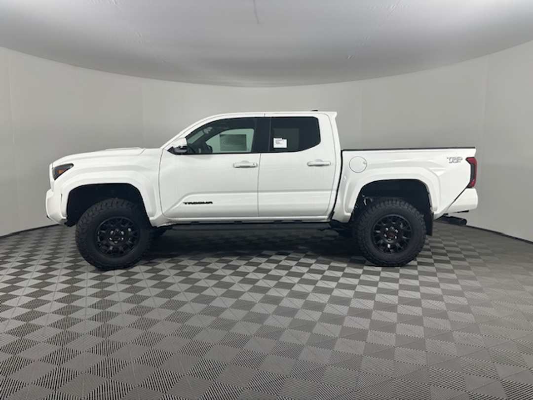 Toyota Tacoma - Image 5