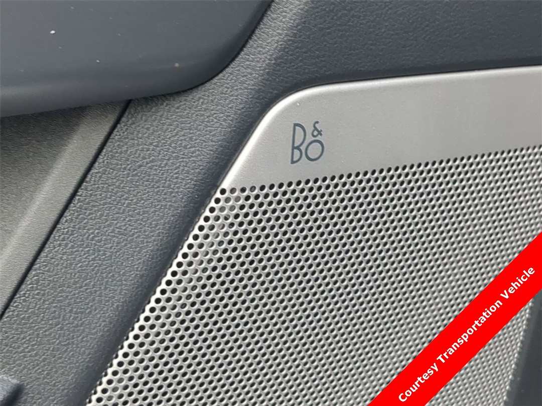 2025 Ford F-150 Lariat - Image 11