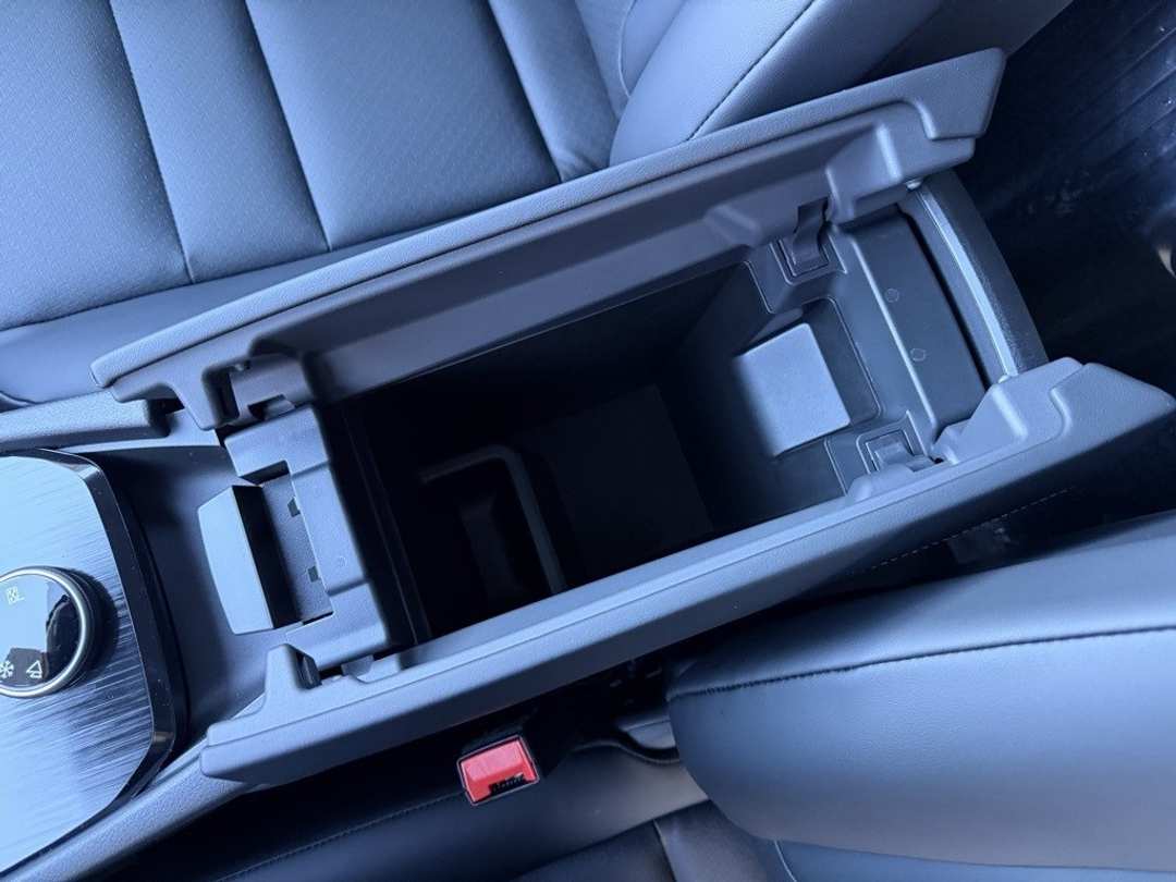 2026 Nissan Rogue Dark Armor - Image 28