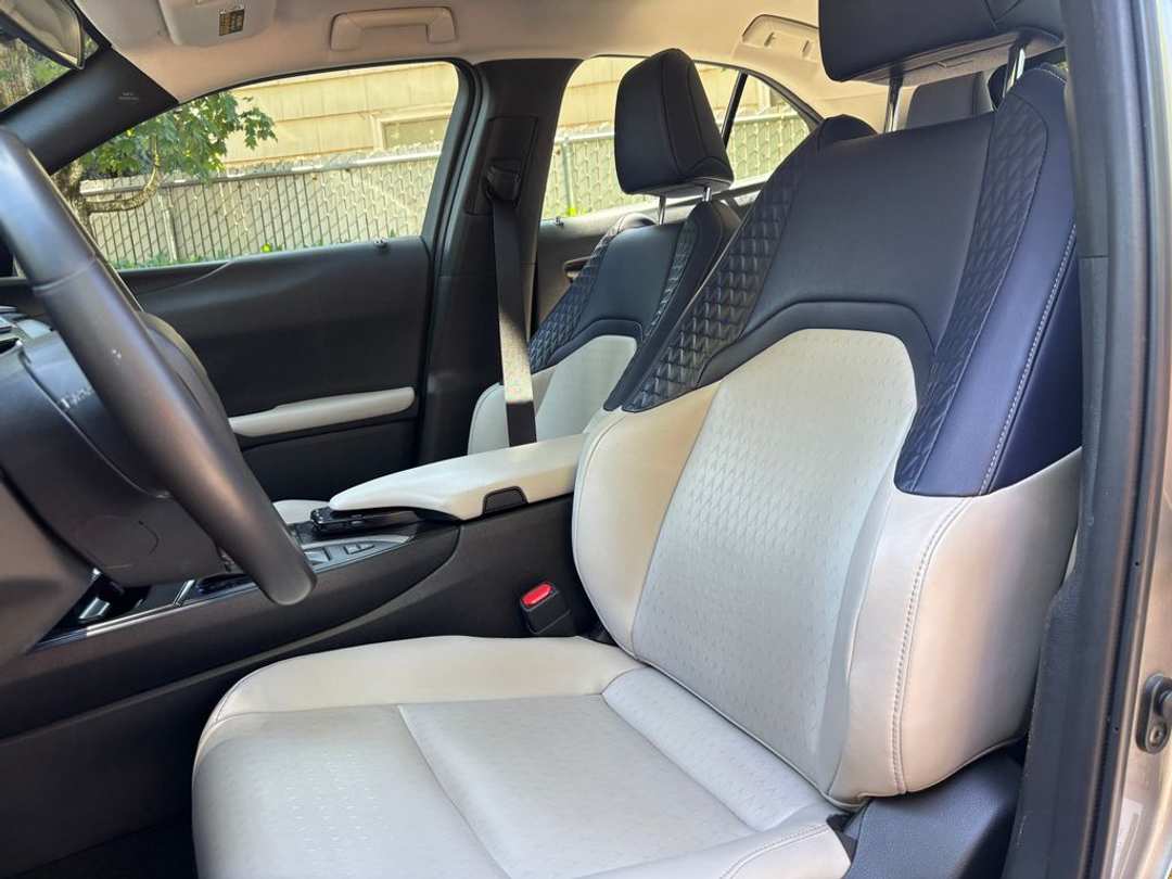 2021 Lexus Ux 250h - Image 18