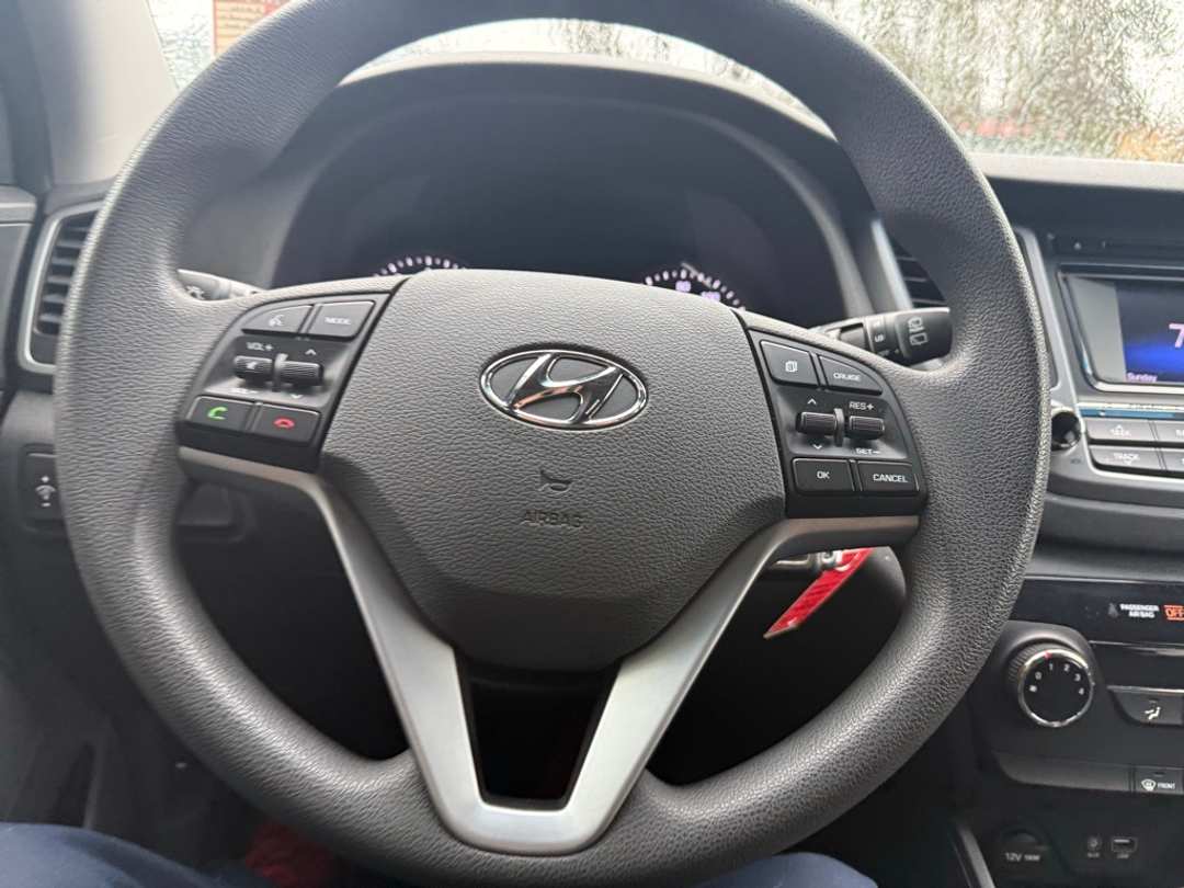 2016 Hyundai Tucson SE - Image 27