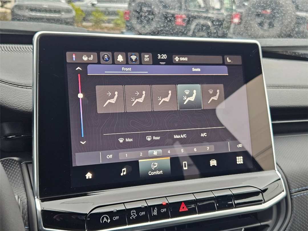 2026 Jeep Compass Latitude - Image 22