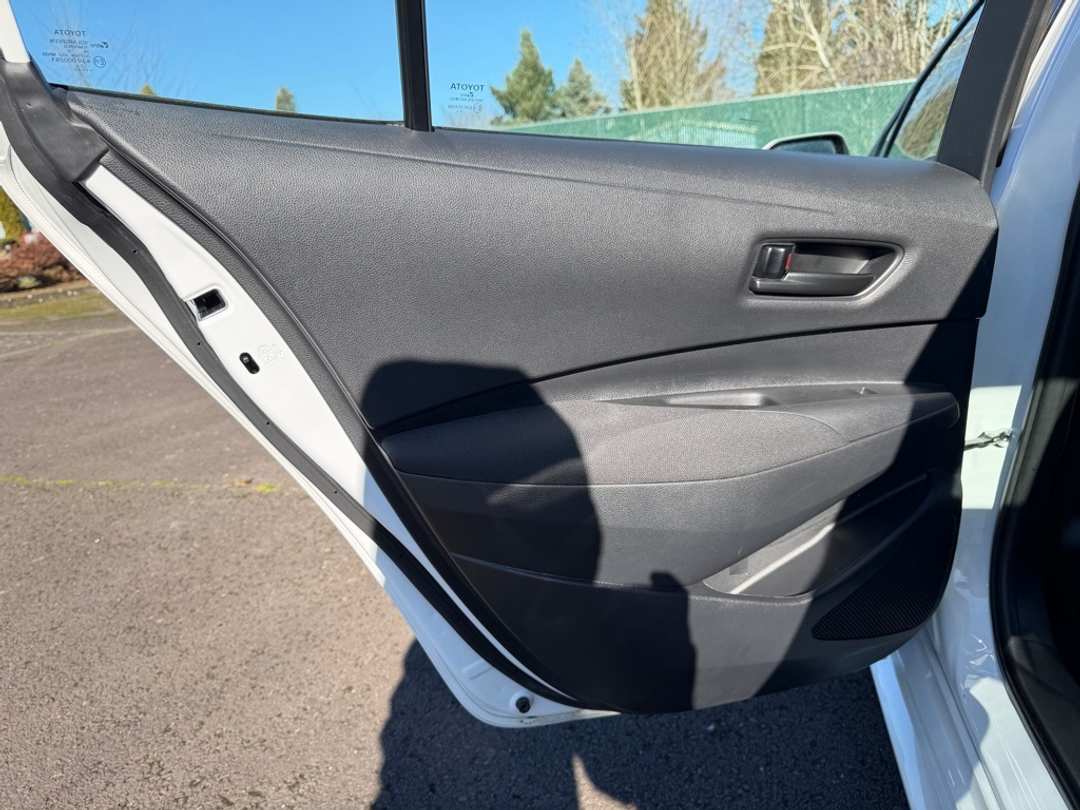 2024 Toyota Corolla LE - Image 29