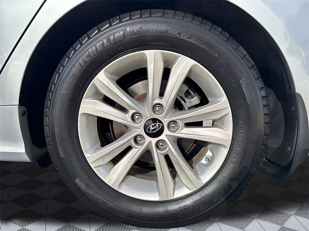 2012 Hyundai Sonata GLS - Image 22