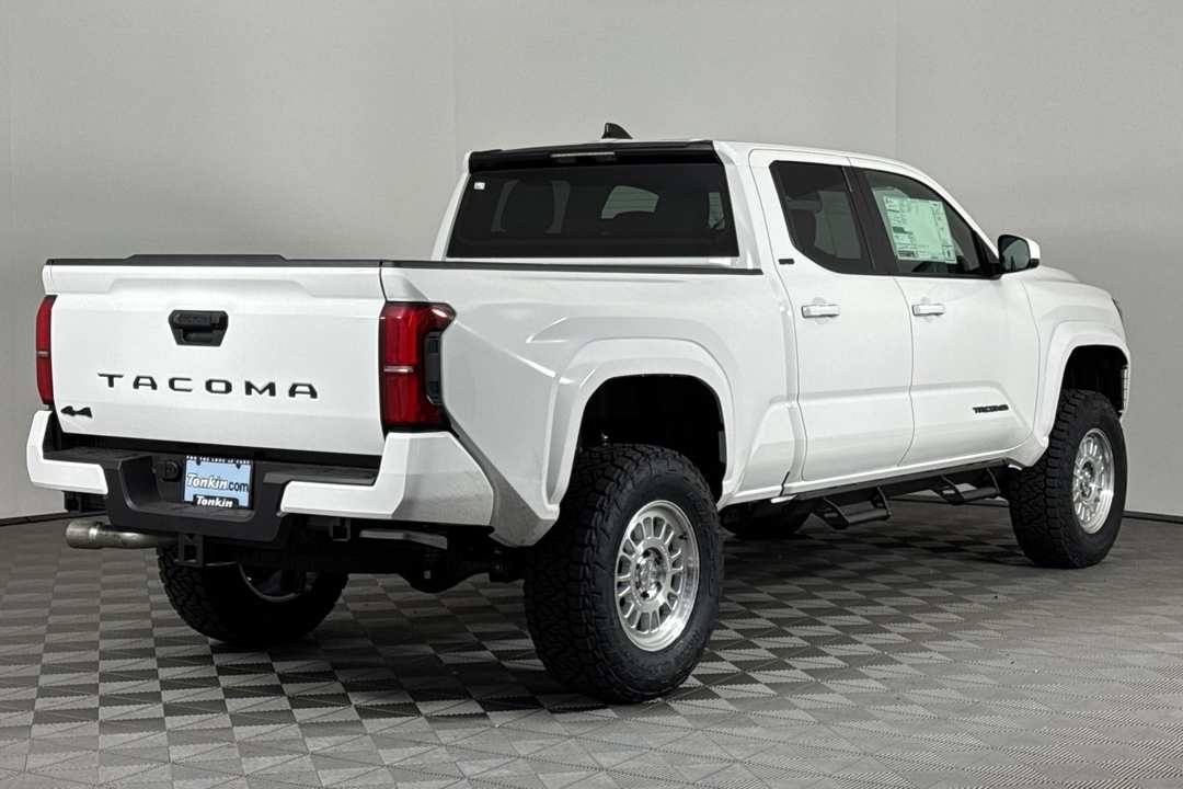 2025 Toyota Tacoma SR5 - Image 4