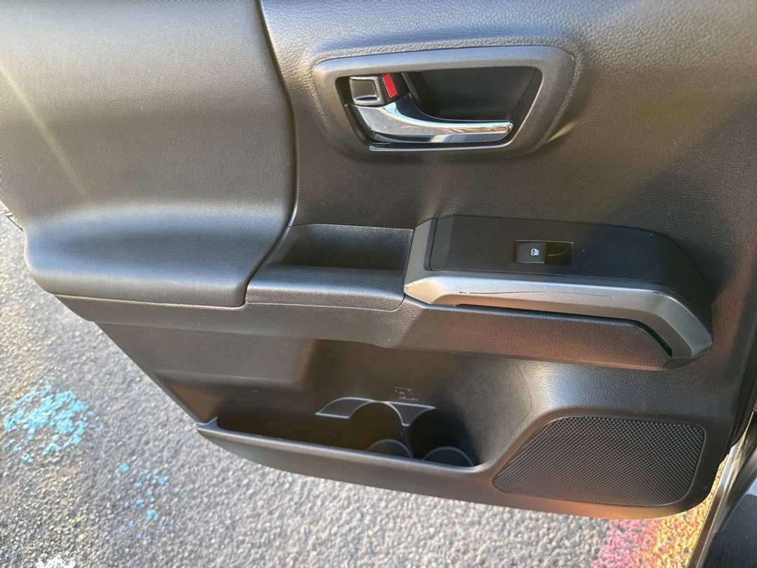 2020 Toyota Tacoma TRD Sport - Image 23