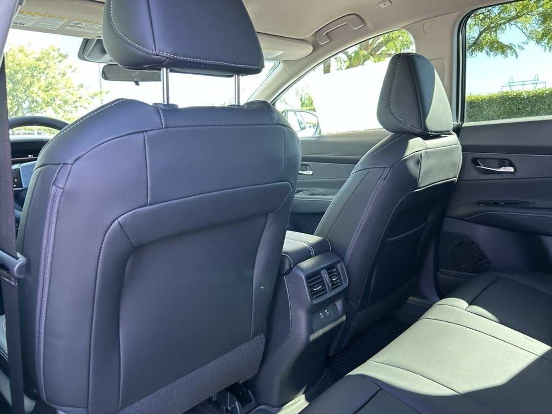 2025 Nissan Murano SV - Image 21