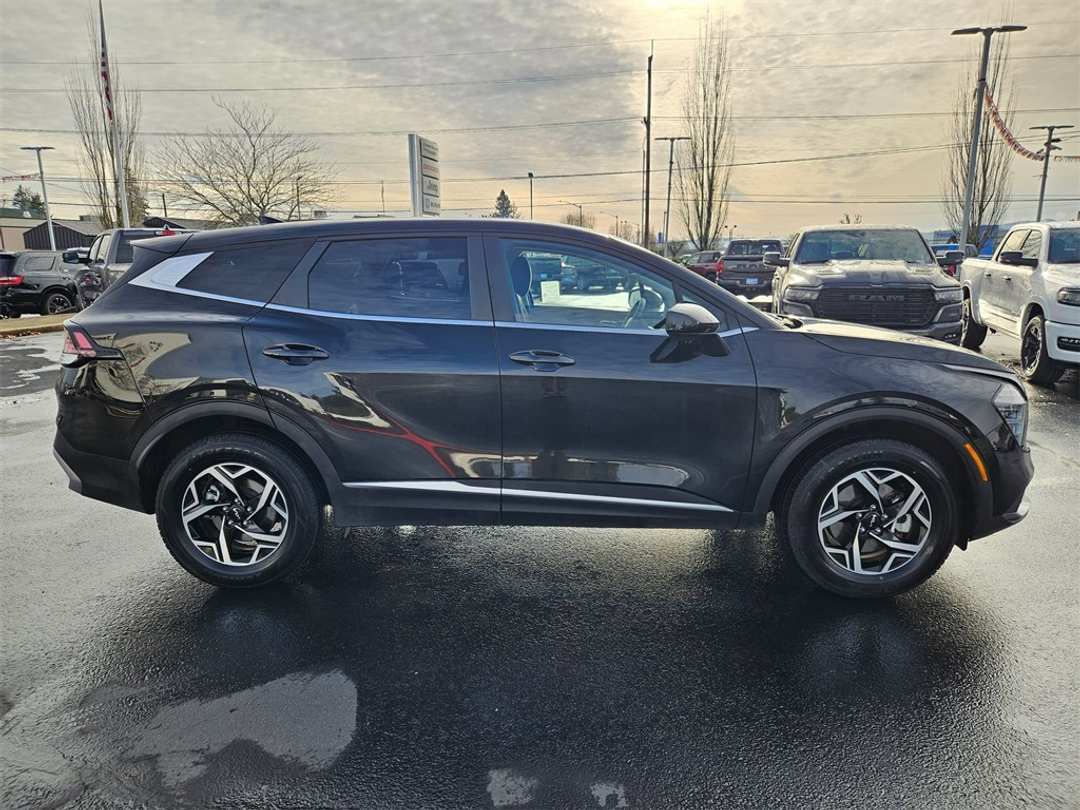 2024 Kia Sportage LX - Image 7