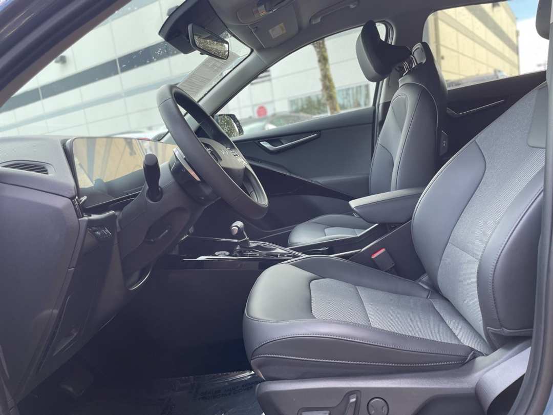 2025 Kia Niro EX - Image 17