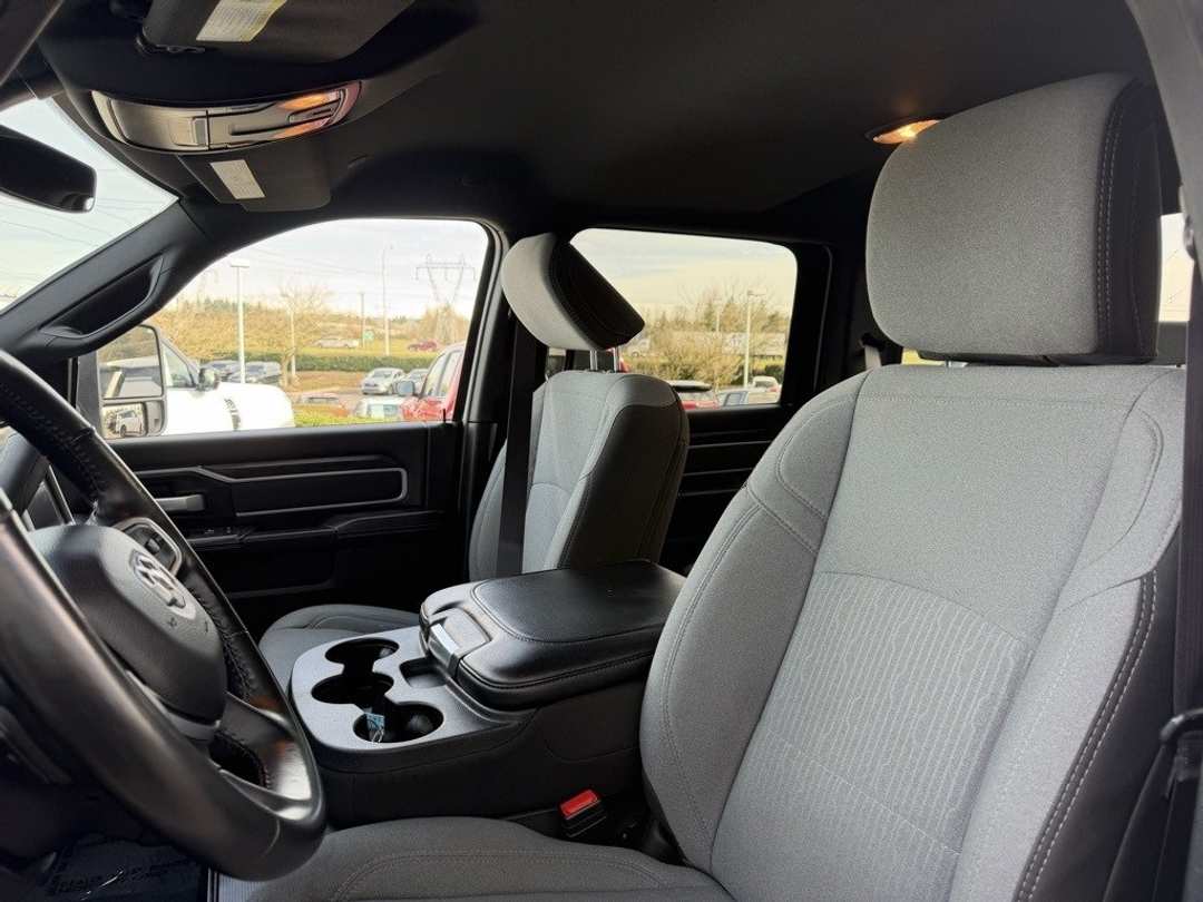 2024 Ram 3500 Big Horn - Image 14