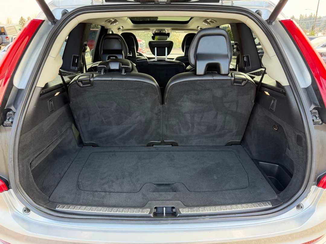 2018 Volvo Xc90 T6 Momentum - Image 11