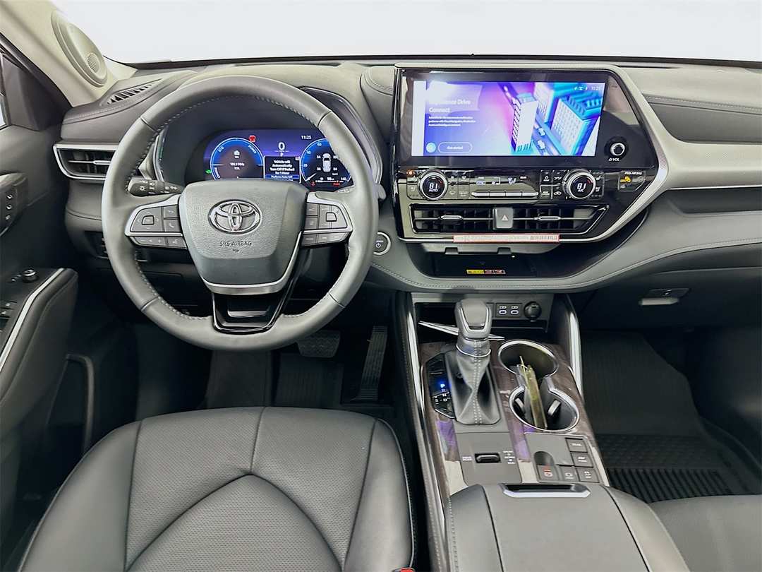 2026 Toyota Highlander Platinum - Image 24