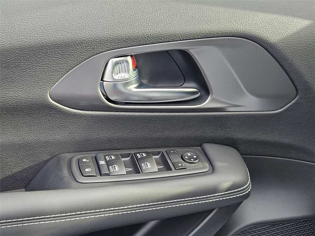 2026 Chrysler Voyager LX - Image 11