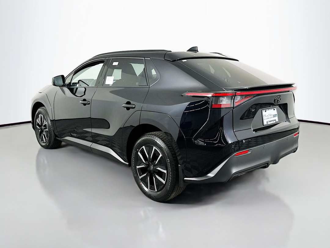 2026 Toyota Bz XLE Plus - Image 5