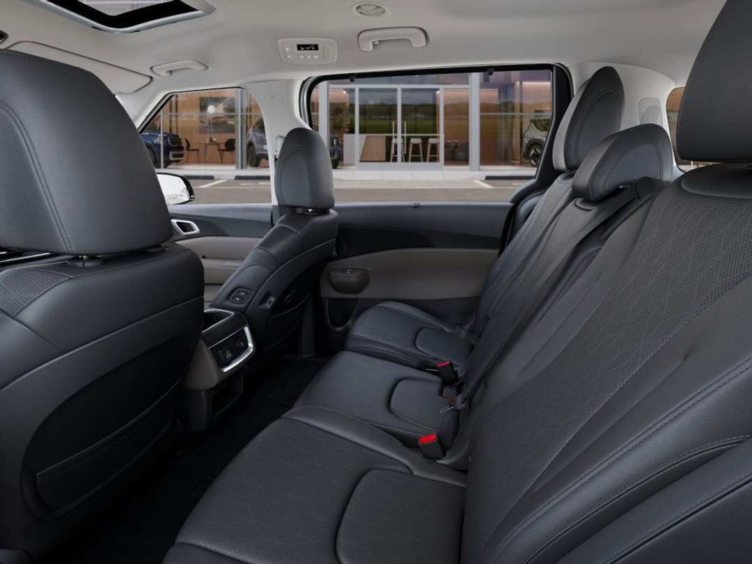 2026 Kia Carnival SX - Image 18