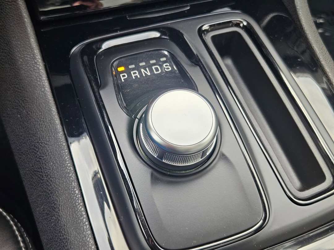 2023 Chrysler 300 S - Image 18