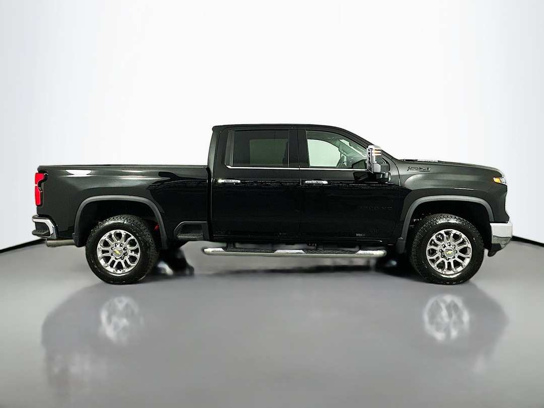 2025 Chevrolet Silverado 3500Hd LTZ - Image 9