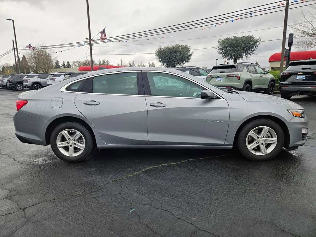 2025 Chevrolet Malibu LS - Image 7