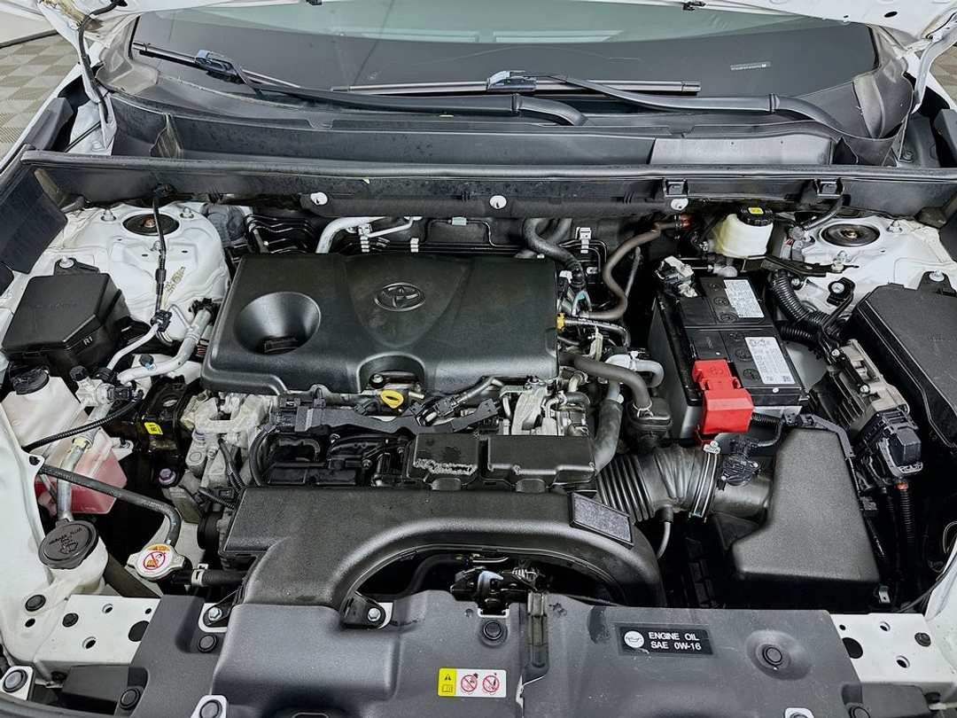 2020 Toyota Rav4 XLE Premium - Image 32