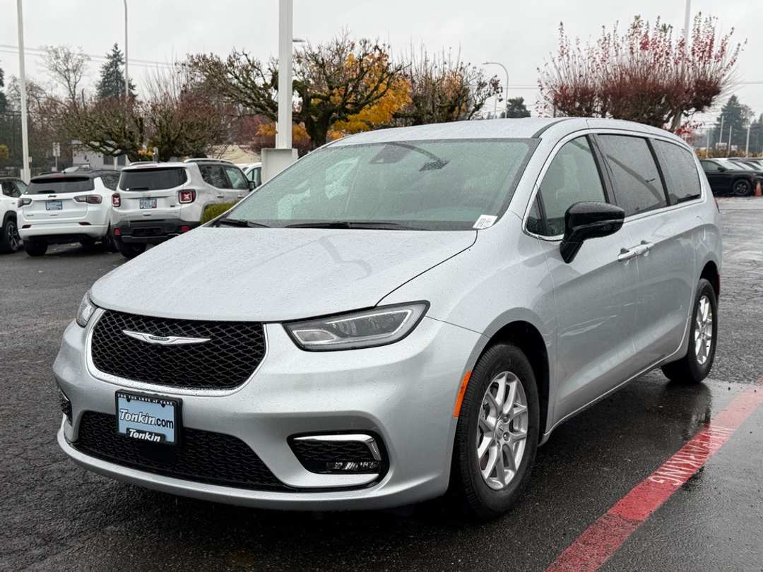 2026 Chrysler Pacifica Select - Image 4