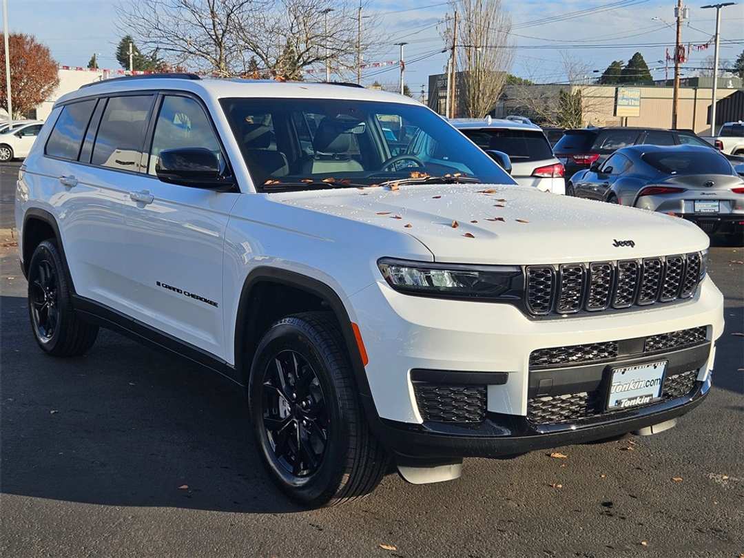 2025 Jeep Grand Cherokee L Altitude X - Image 8