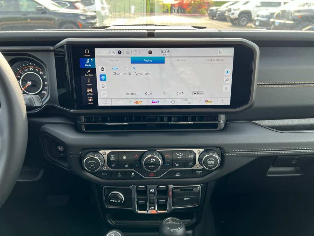 2025 Jeep Gladiator High Tide - Image 19