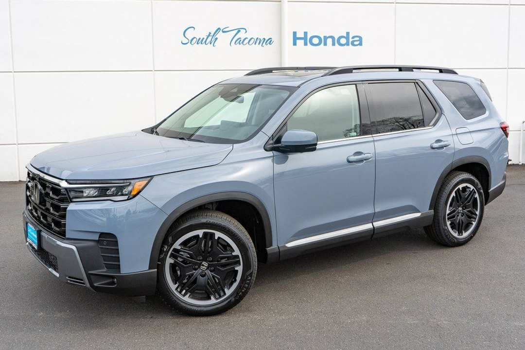 2026 Honda Pilot Touring Blackout - Image 2