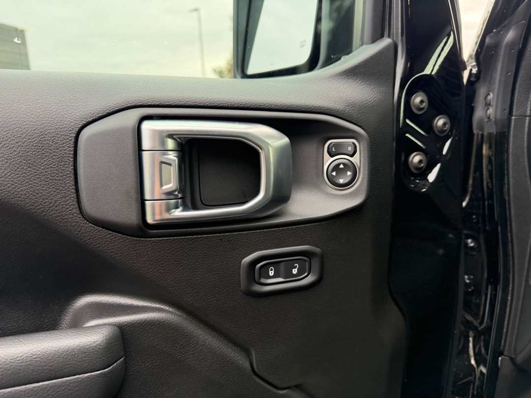 2026 Jeep Wrangler Rubicon - Image 13