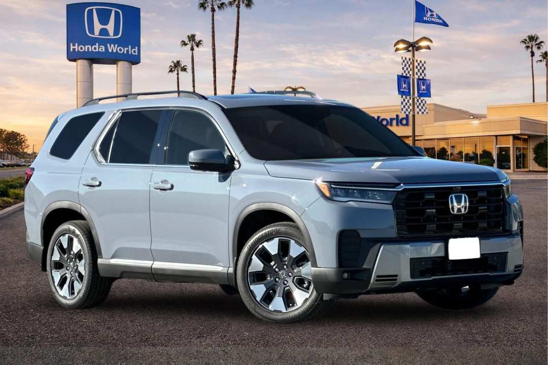 2026 Honda Pilot Touring - Image 2