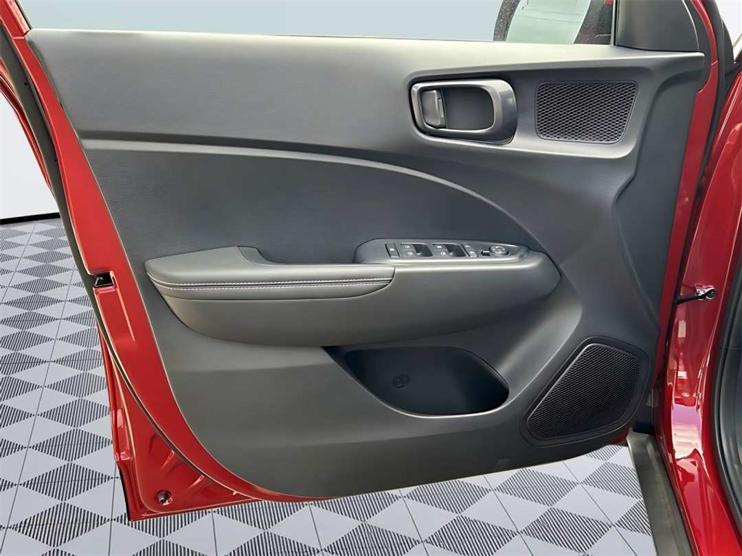 2025 Hyundai Venue Limited - Image 10