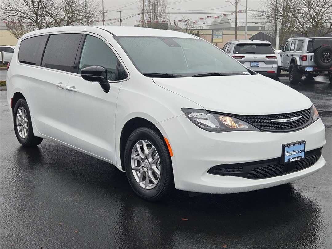 2026 Chrysler Voyager LX - Image 8