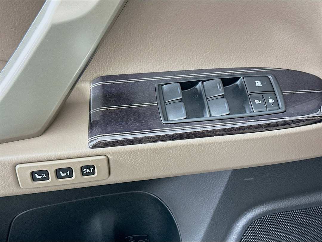 2021 Lexus GX 460 - Image 18