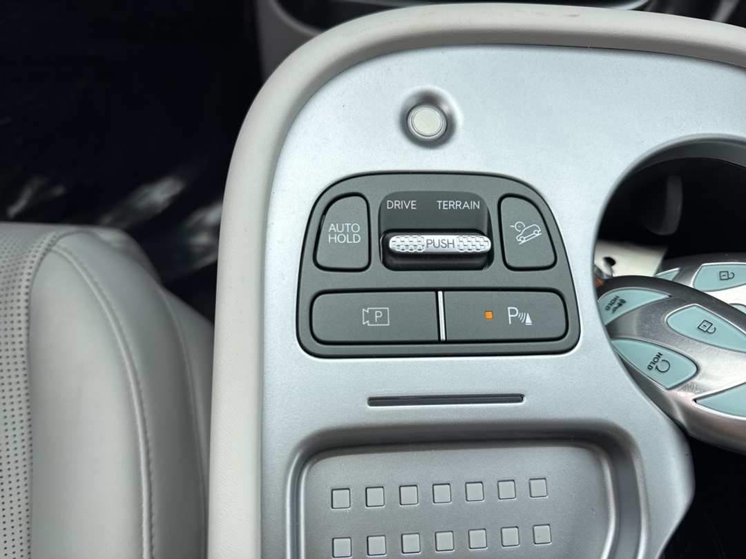 2026 Hyundai Ioniq 9 Performance Limited - Image 27