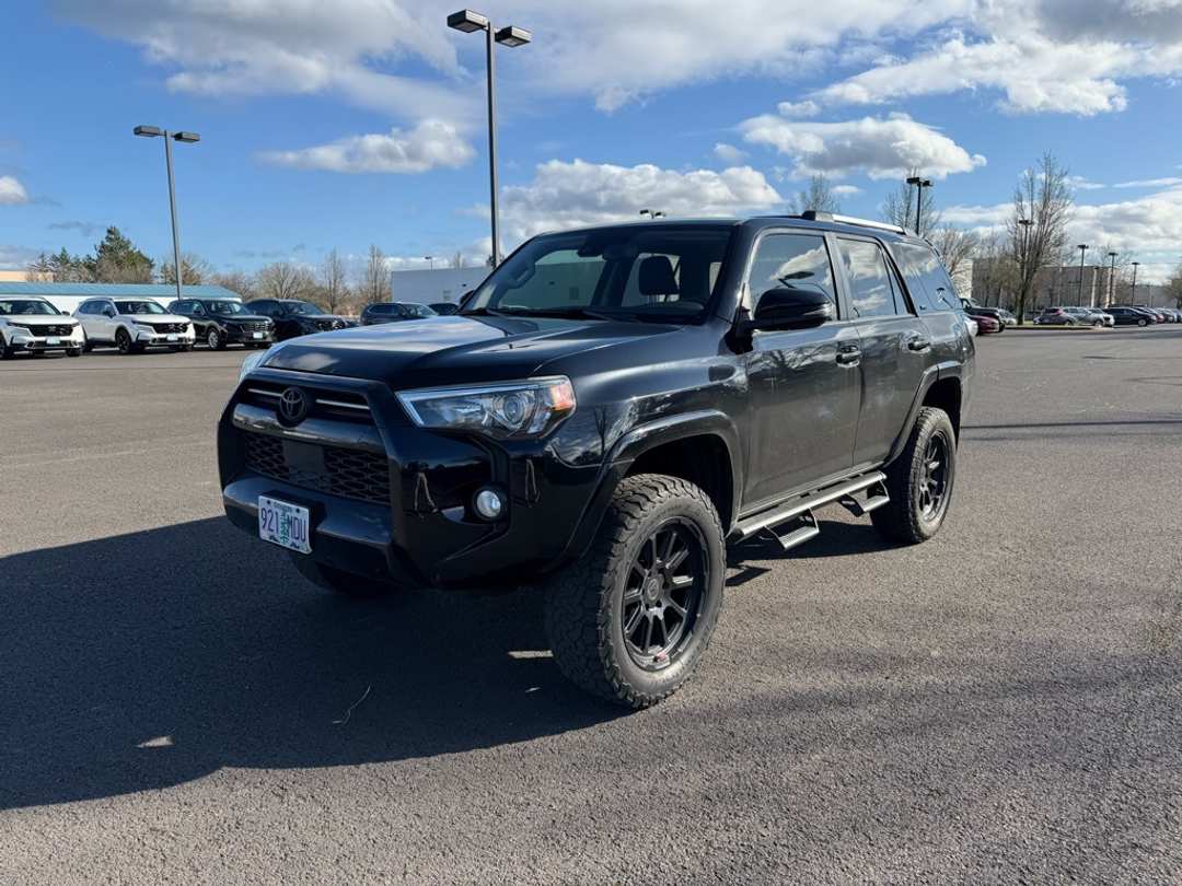 2020 Toyota 4Runner SR5 Premium - Image 3