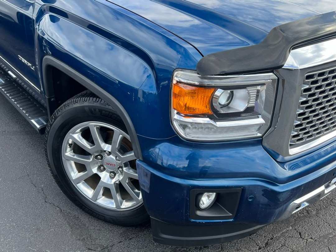 2015 GMC Sierra 1500 Denali - Image 2