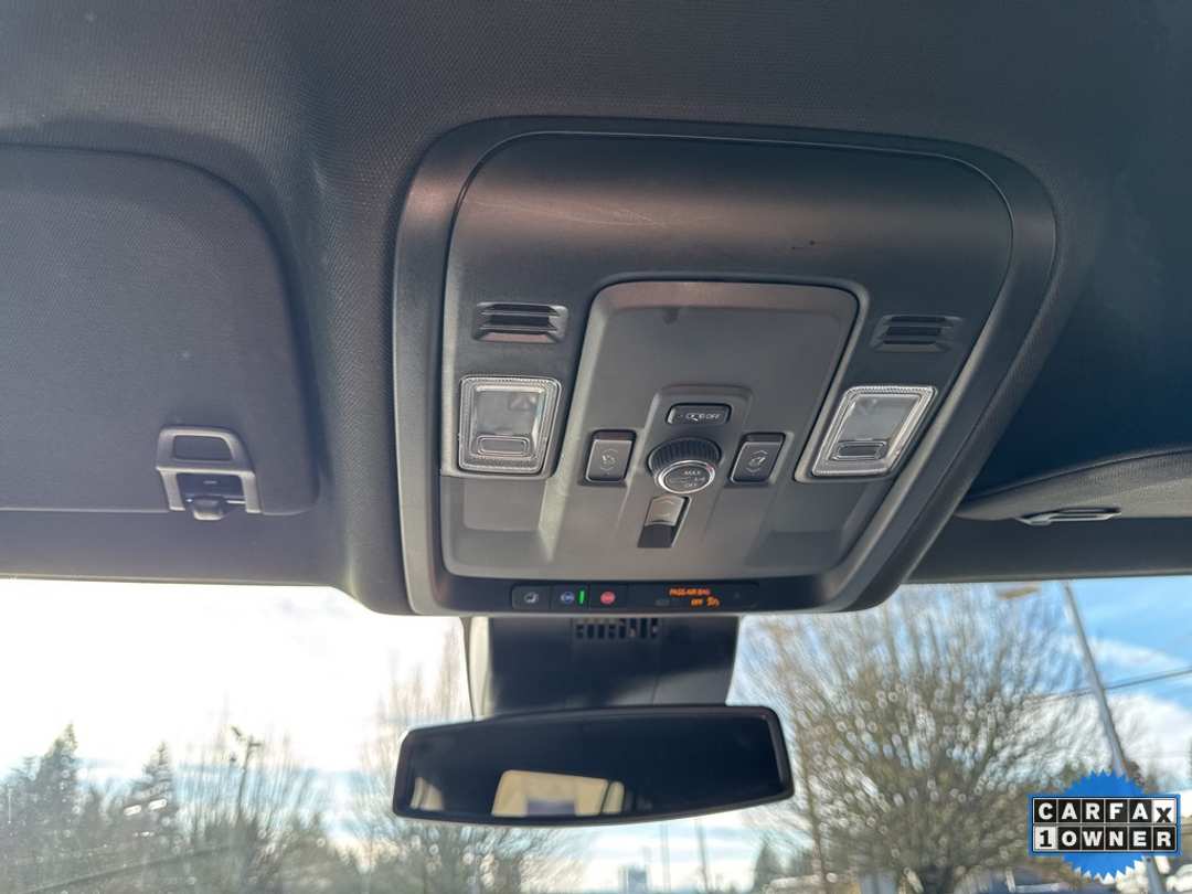 2025 GMC Yukon Denali - Image 33