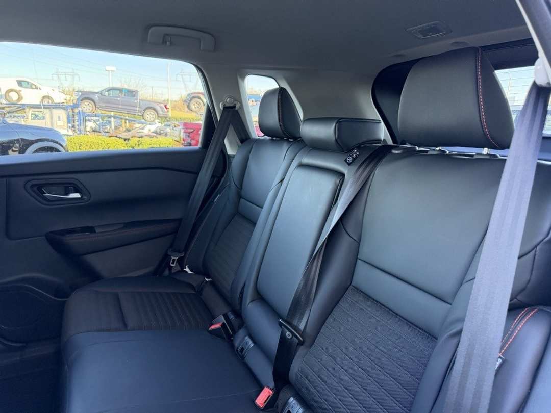 2026 Nissan Rogue Rock Creek - Image 31