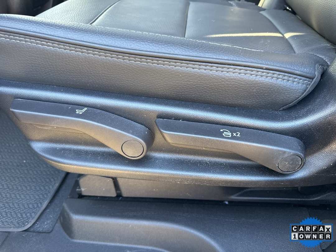 2025 GMC Yukon Denali - Image 43