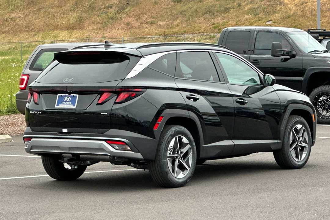 2025 Hyundai Tucson SEL - Image 3