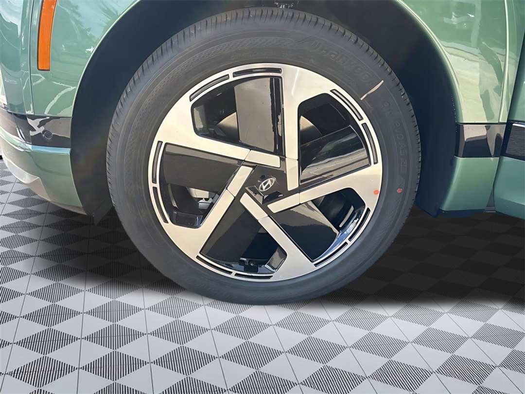 2026 Hyundai Ioniq 9 Performance Calligraphy - Image 28