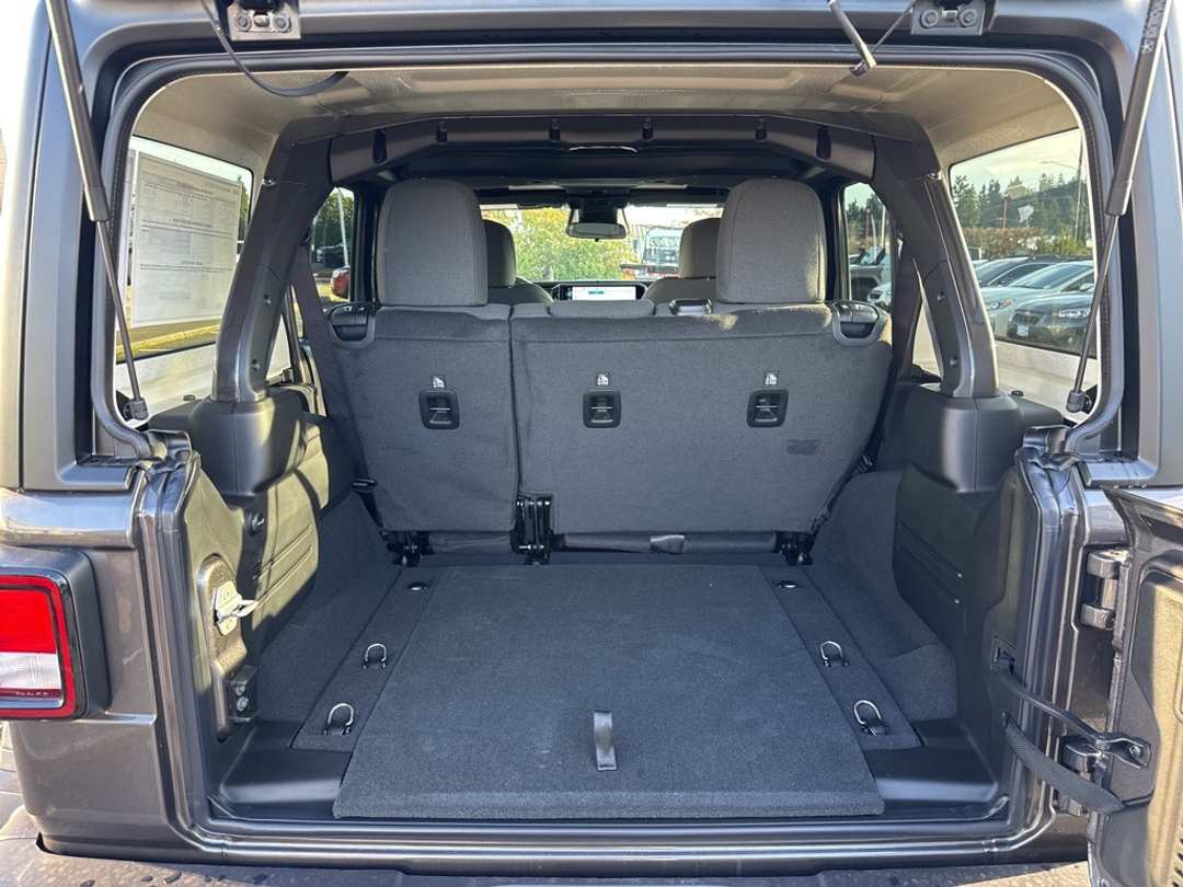 2026 Jeep Wrangler Willys - Image 27