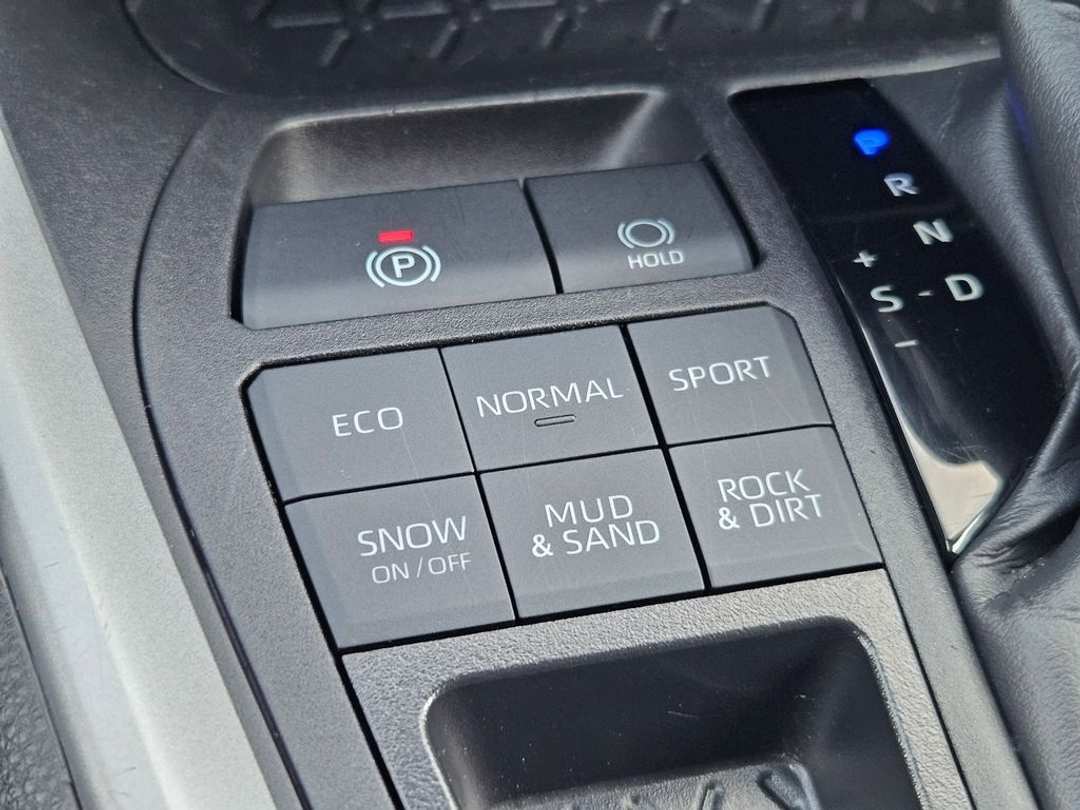 2024 Toyota Rav4 LE - Image 24