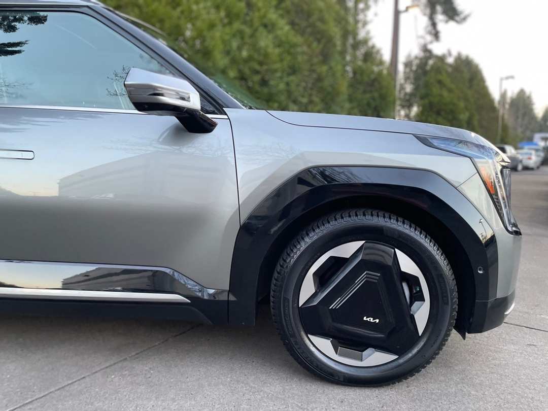 2024 Kia Ev9 Land - Image 2