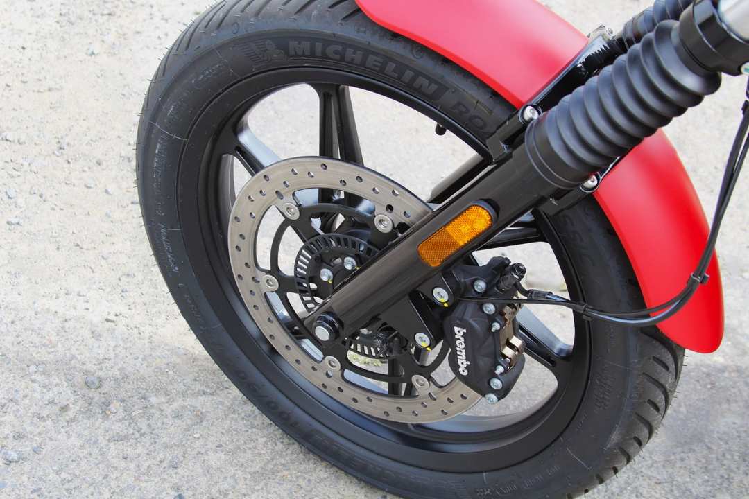 2023 Moto Guzzi V7 Stone - Image 6