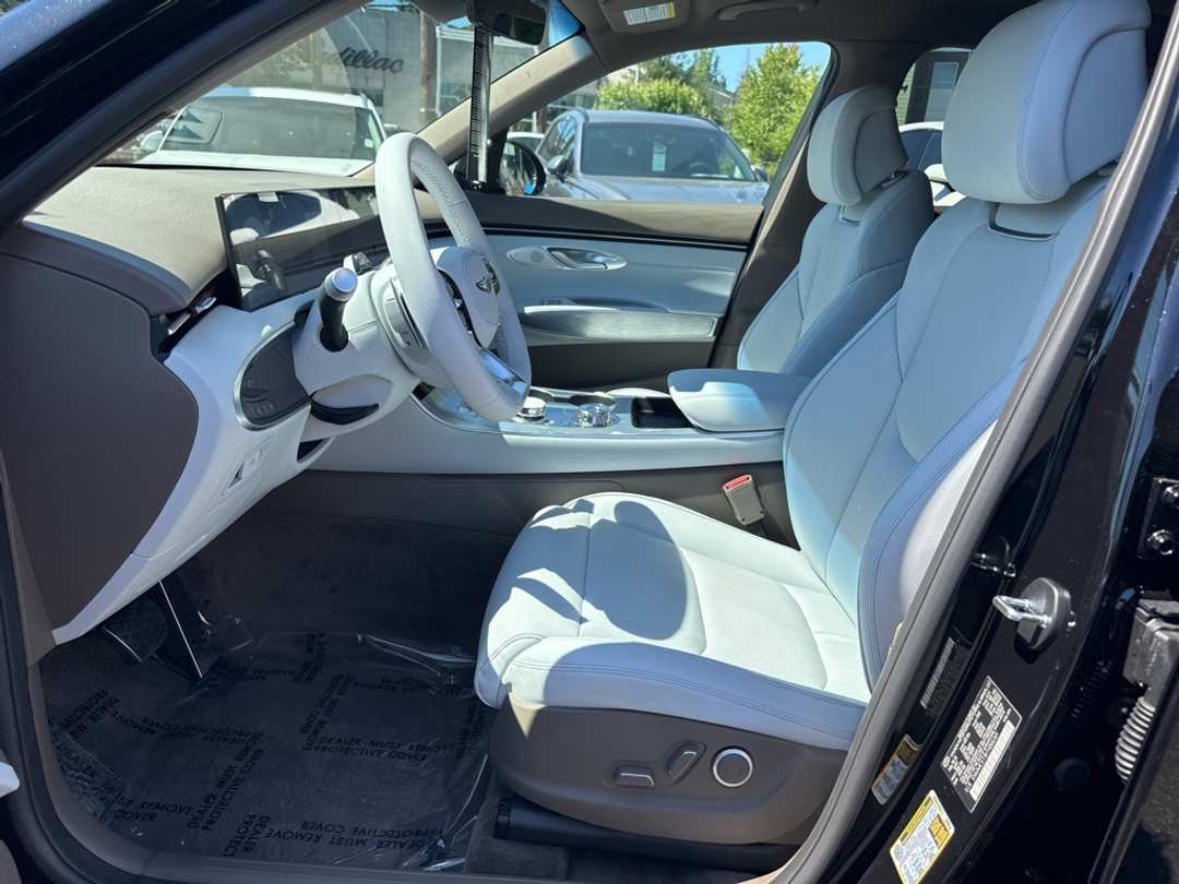 2026 Genesis Electrified Gv70 - Image 18