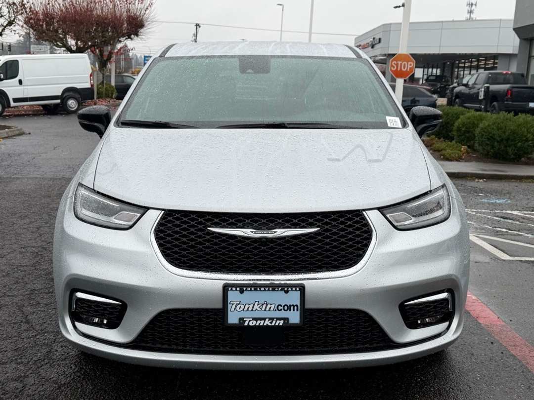 2026 Chrysler Pacifica Select - Image 3