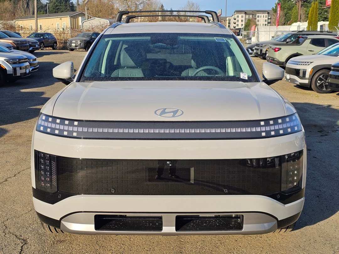 2026 Hyundai Ioniq 9 SEL - Image 2