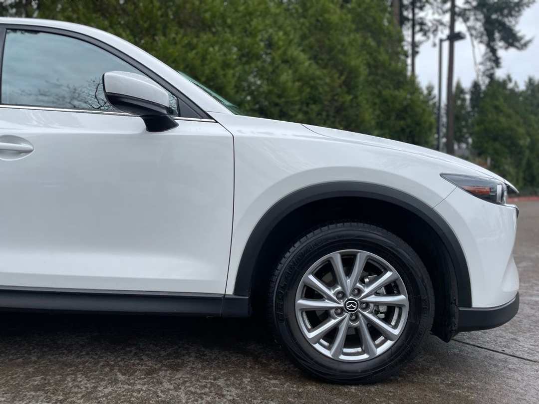 2023 MAZDA CX-5 2.5 S Preferred Package - Image 2